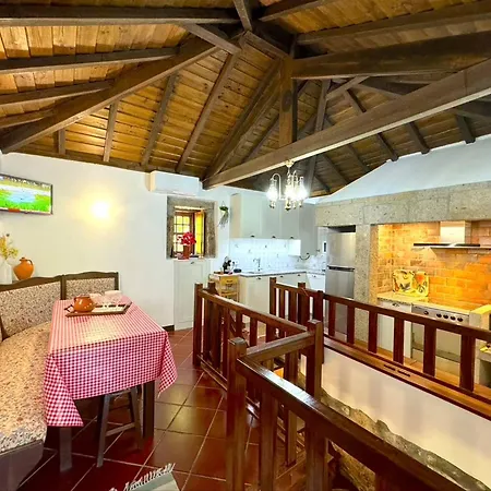 Casa Da Varziela * Labrujo